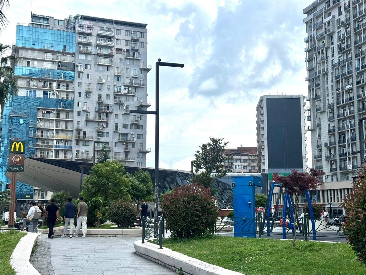 4-комнатная квартира — ул. Зураба Горгиладзе, 98 · 25/25
