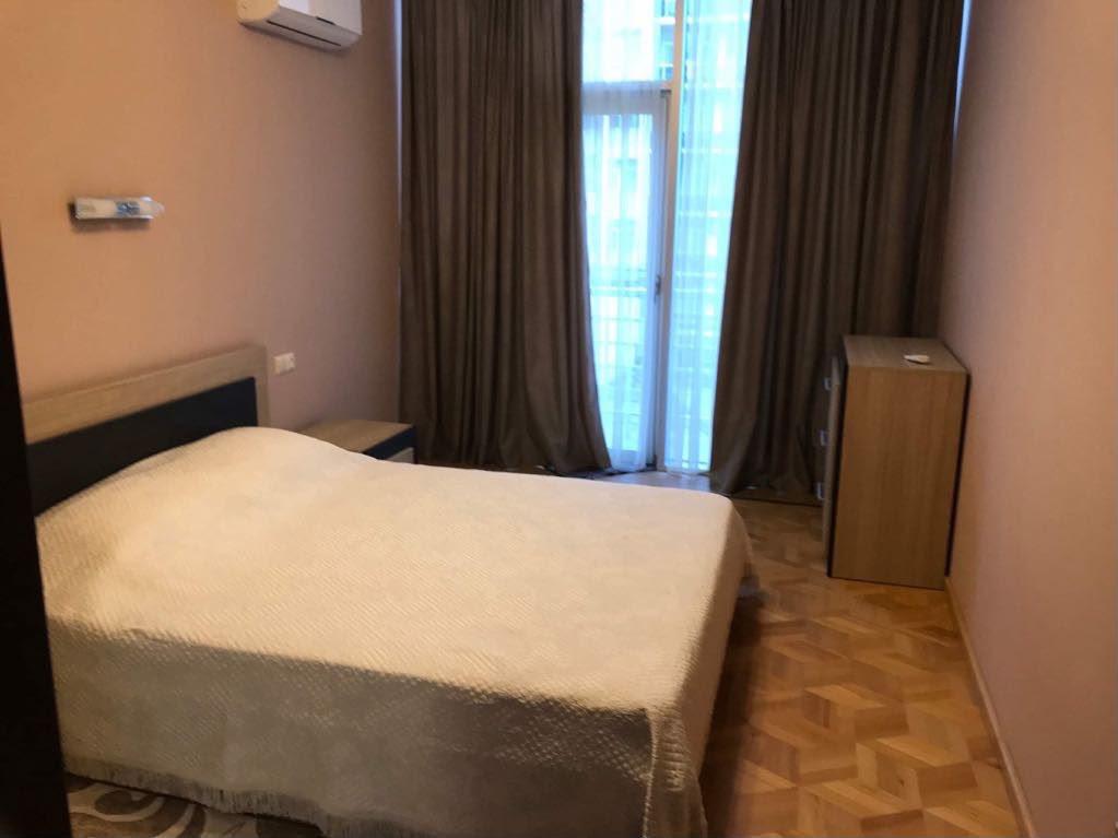 Batum’da kiralık 3 odalı daire — David Kldiashvili Sokak, 14 — 100 m² — $1.000/ay · 8/14