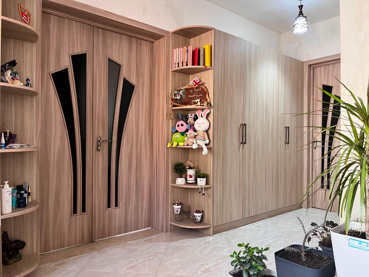 Batum’da kiralık 4 odalı ev — Fridon Khalvashi Caddesi, 7 — 200 m² — $1.200/ay · 4/5