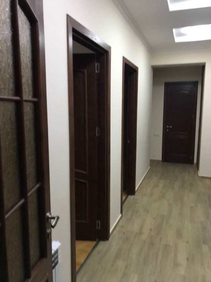 Batum’da kiralık 3 odalı daire — David Kldiashvili Sokak, 14 — 100 m² — $1.000/ay · 12/14