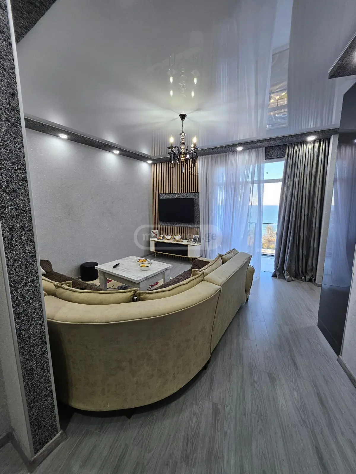 Batum’da günlük kiralık 4 odalı daire — Rustaveli bölgesi · 3/5