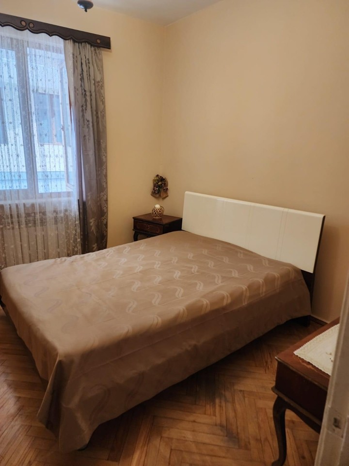 2-комнатная квартира — ул. Шота Руставели, 37 · 12/16