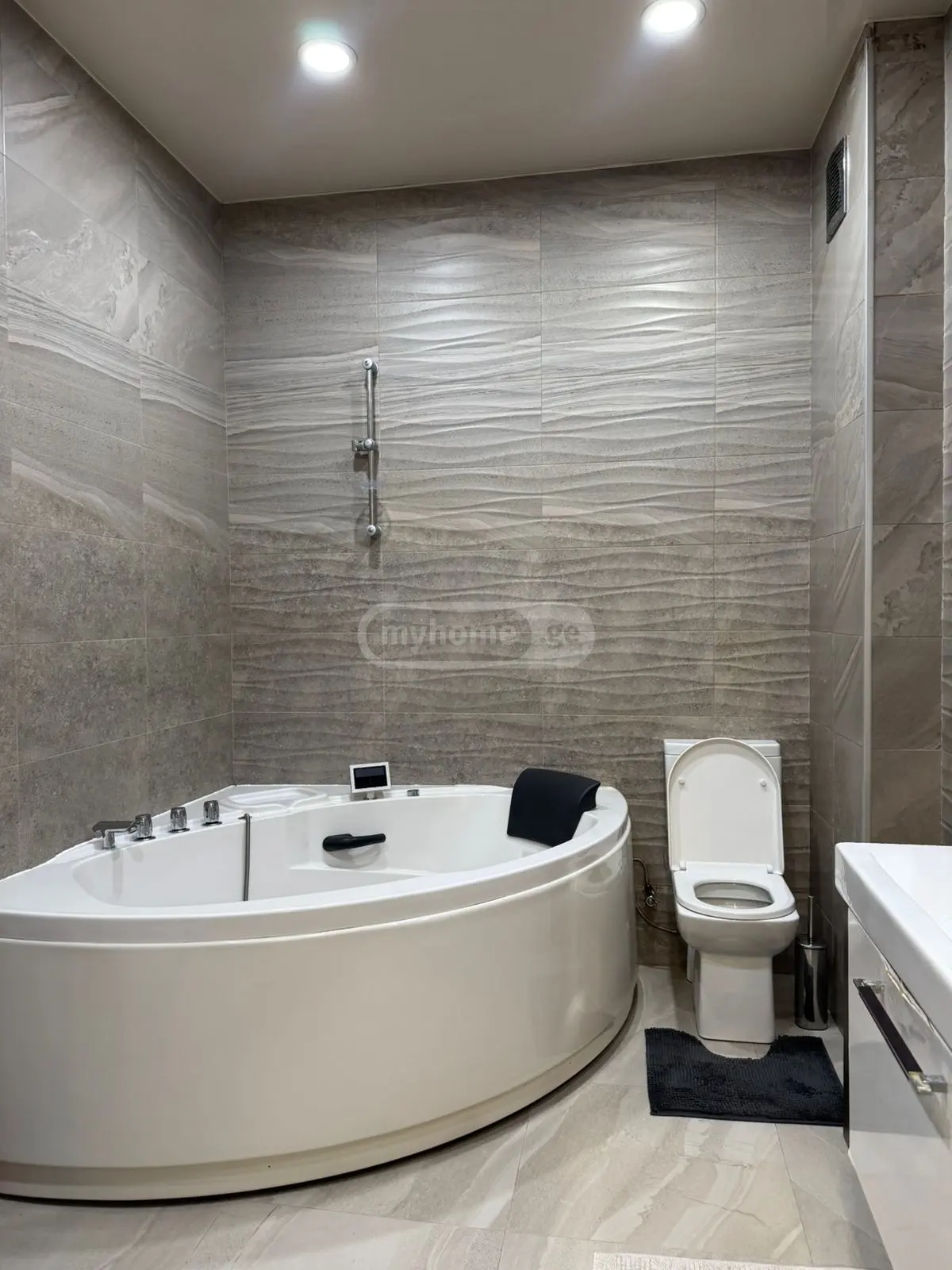 Batum, Makhinjauri’de kiralık 4 odalı daire · 4/5