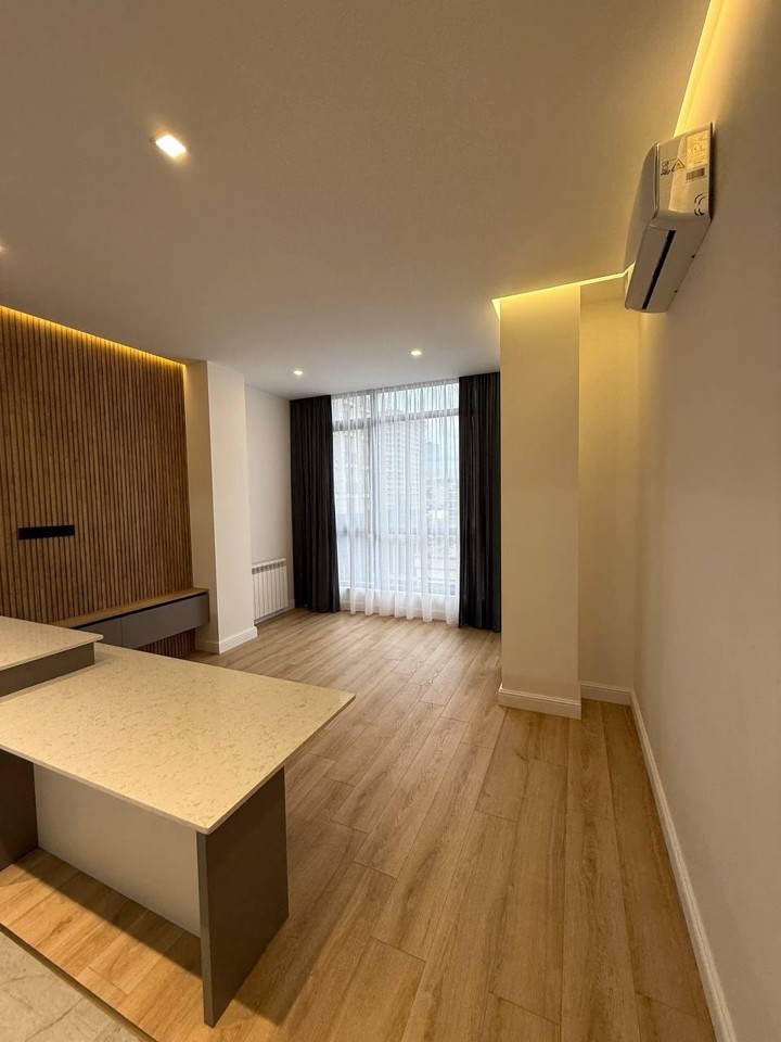 იყიდება 51.7 მ² 2 ოთახიანი ბინა ბათუმში, Homeside Corner. ფასი — $165,000 · 2/5