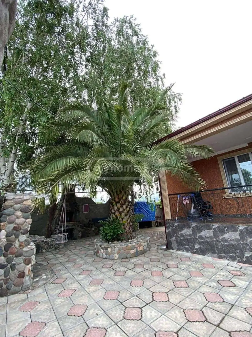 Batum’da kiralık 4 odalı ev — Adlia 1. Çıkmaz Sokak, 5 — 190 m² — $1.400/ay · 20/21