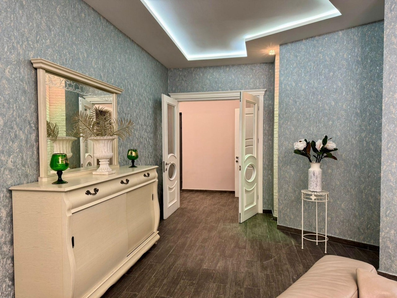 4-комнатная квартира — ул. Зураба Горгиладзе, 98 · 16/25