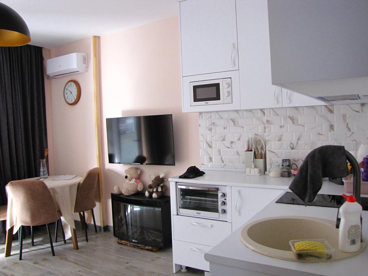 Batum’da satılık 2 odalı daire — SMG Palace — 58 m² — $94.000 · 2/5