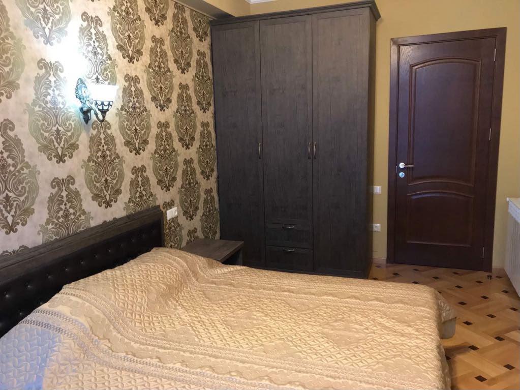 Batum’da kiralık 3 odalı daire — David Kldiashvili Sokak, 14 — 100 m² — $1.000/ay · 7/14