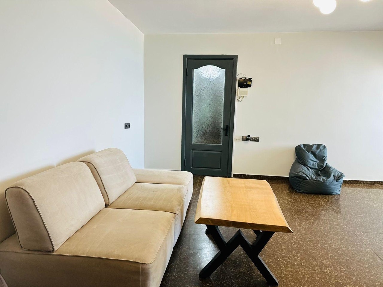 Batum’da kiralık 4 odalı daire — Iusup Kobaladze Sokak, 6 — 95 m² — $700/ay · 4/5