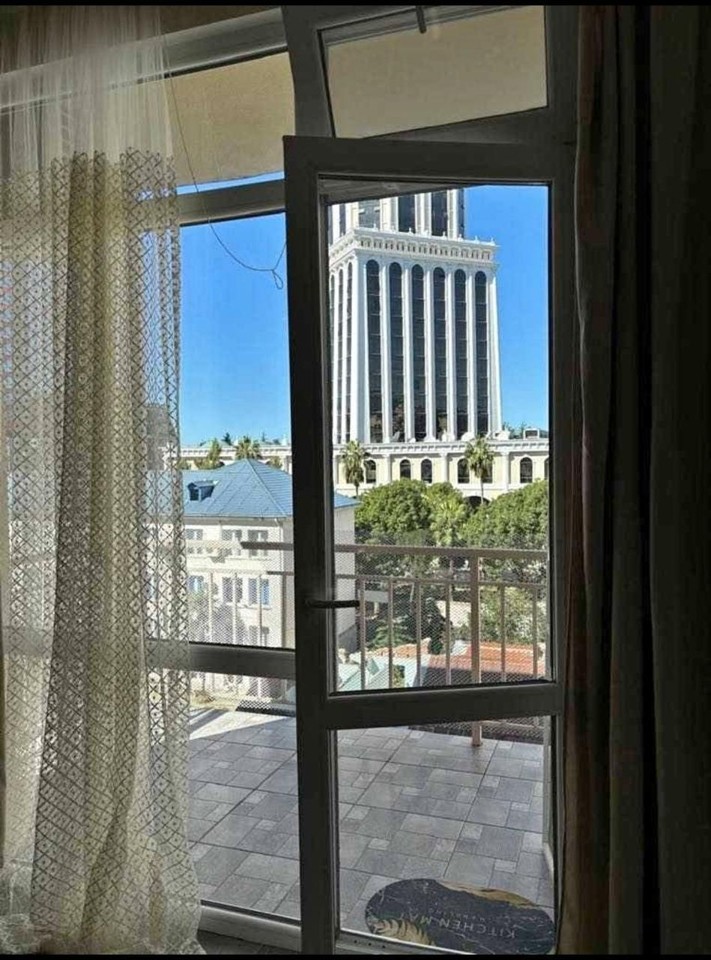 Batum’da kiralık 2 odalı daire — David Kldiashvili Sokak, 14 — 65 m² — $700/ay · 5/5