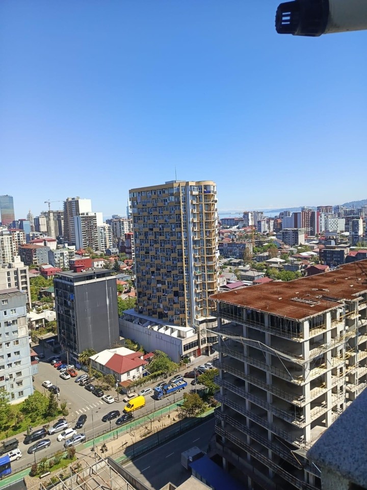 4-комнатная квартира — ул. Петра Багратиони, 113а · 26/32