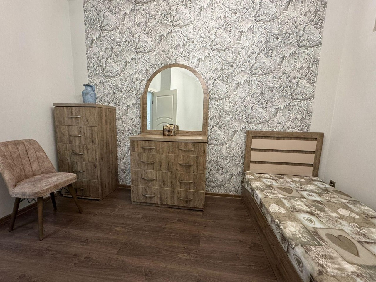 4-комнатная квартира — ул. Зураба Горгиладзе, 98 · 23/25